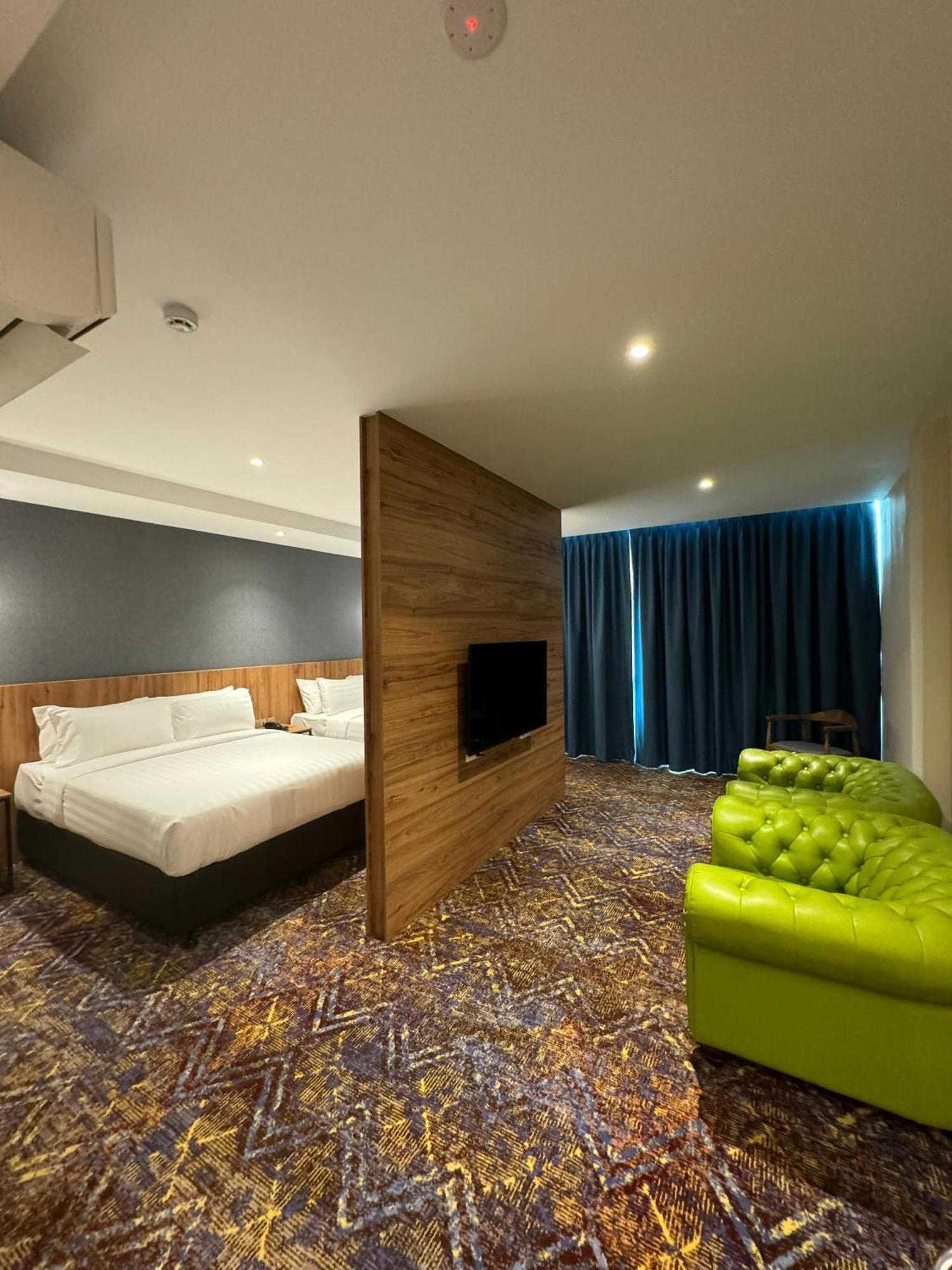 Le'Genda Hotel Kajang Exteriör bild