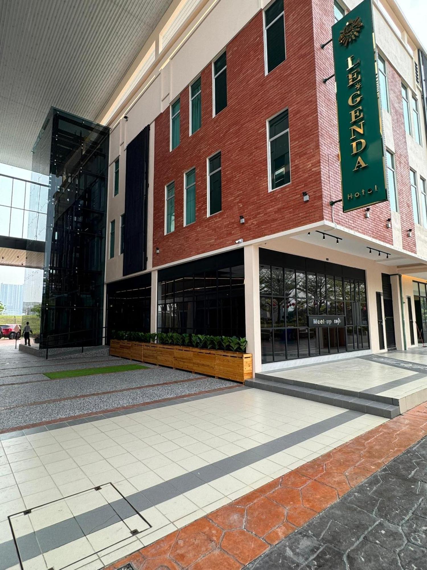 Le'Genda Hotel Kajang Exteriör bild